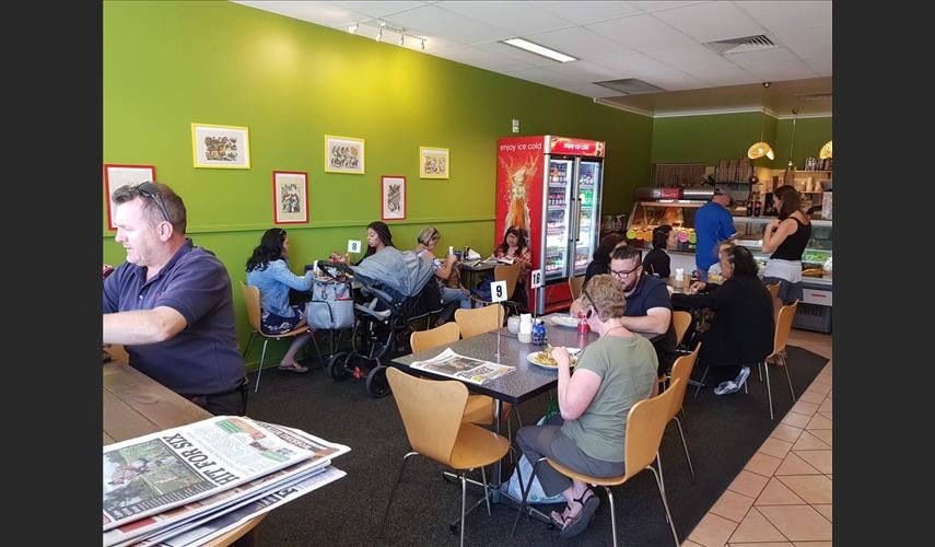 Sang shop cafe Việt bán đồ bánh mì, bún phở vùng Wagga 
