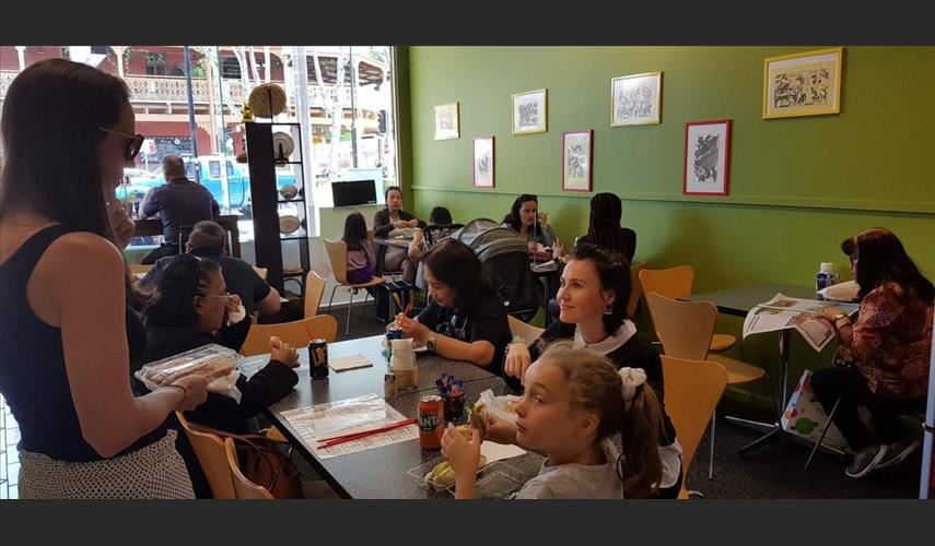 Sang shop cafe Việt bán đồ bánh mì, bún phở vùng Wagga 