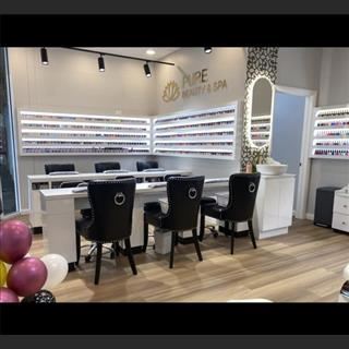Sang shop nails trong shopping centre lớn hoạt động ổn định