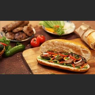 Shop bánh mì gần Flinders Street Station tuyển nhiều nhân viên 