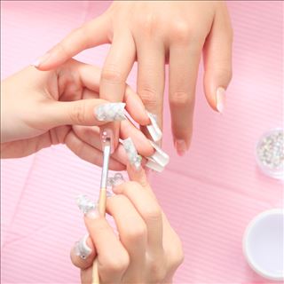Shop nail cách Inala 1h45 phút cần thợ bột và thợ nước